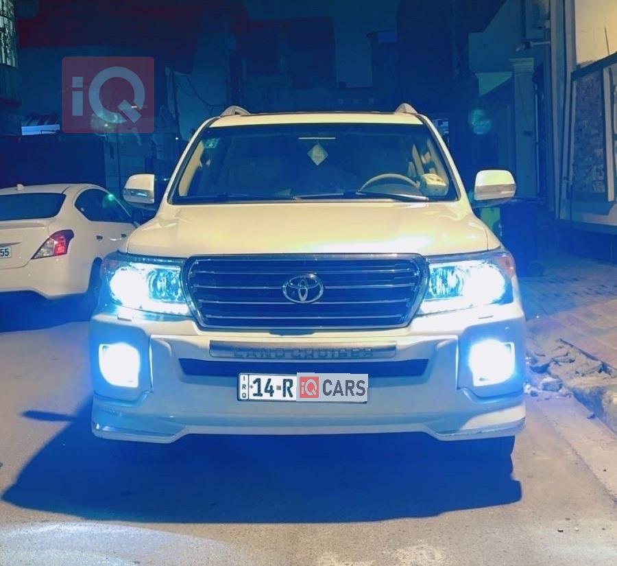 تۆیۆتا لاند کروزەر